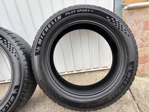 Michelin ny�ri gumi 215/55R17
