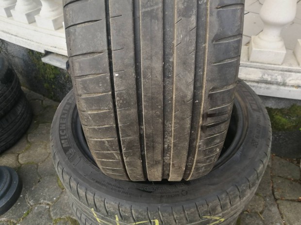 Michelin pilot Sport 4.  245-45-19 gumi garnitra elad r/db