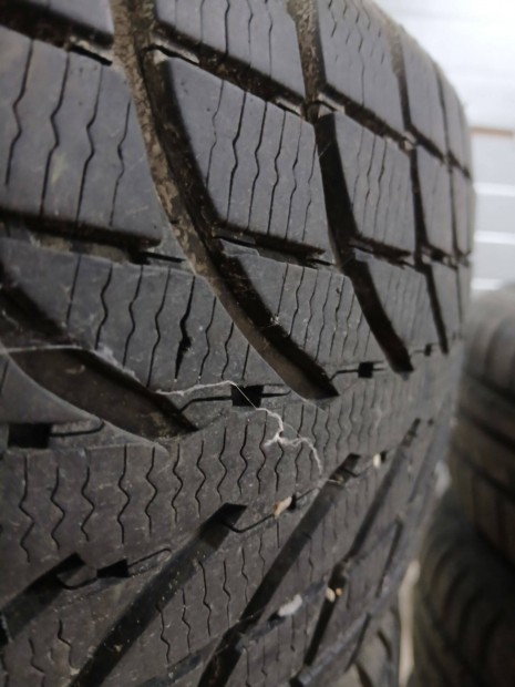 Michelin tli gumi 215/70 R16