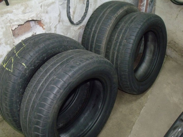 Michlein gumiabroncs 215/60R16 elad