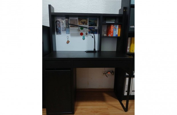 Micke rasztal IKEA
