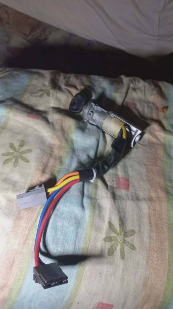 Microcar MC1es MC2es mopedaut� korm�ny ind�t� kapcsol� Elad�