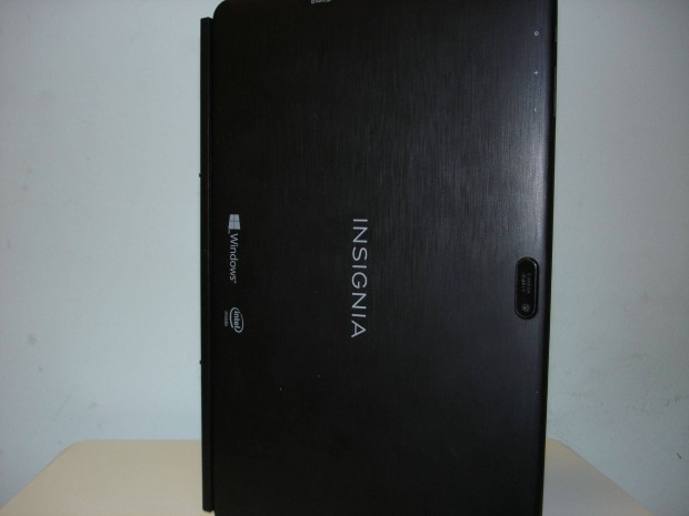 Microsoft Insignia tablet-laptop elado