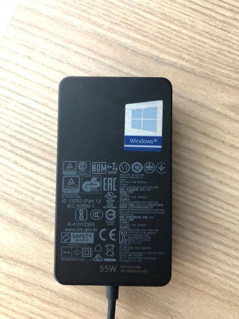 Microsoft Surface 65W Power Supply