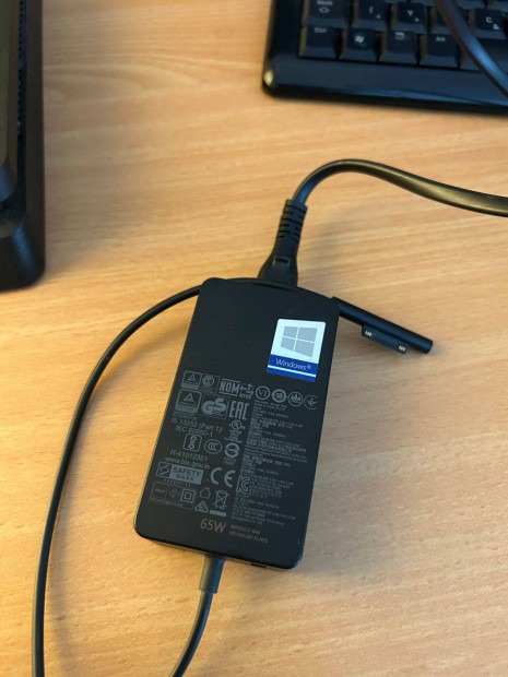 Microsoft Surface 65W Power Supply