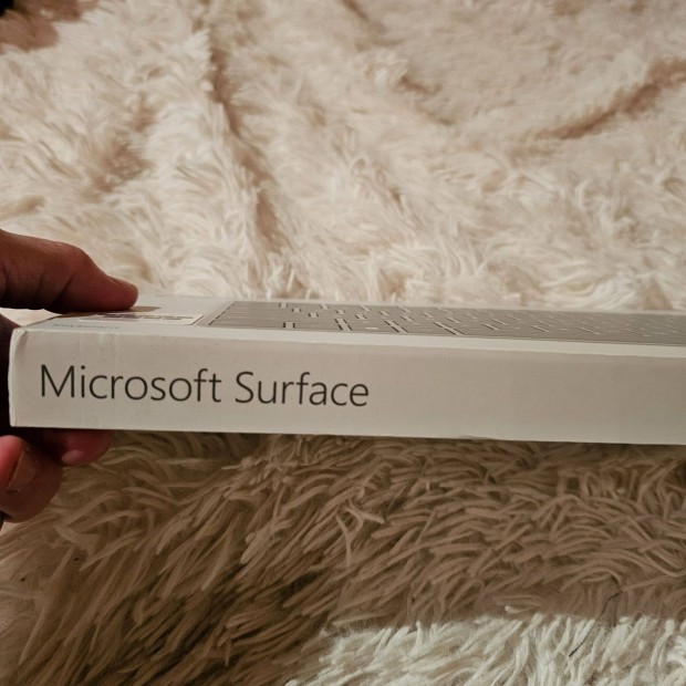 Microsoft Surface Keyboard teljesen j dobozos olasz