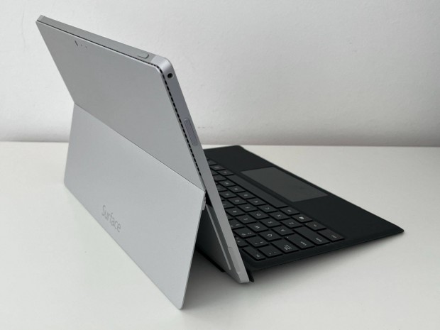 Microsoft Surface Pro 3 | i7-4650u | 8/256gb - Win11
