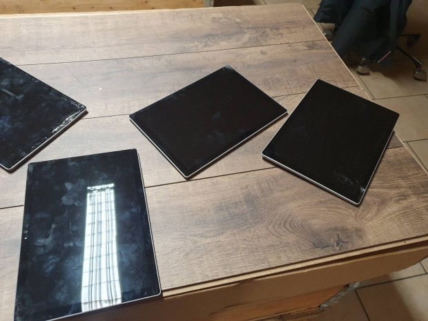 Microsoft Surface Pro 4 , 5 trtt kijelzkkel