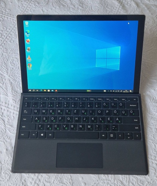 Microsoft Surface Pro i5-7300U/8GB/256GB SSD tablet-laptop