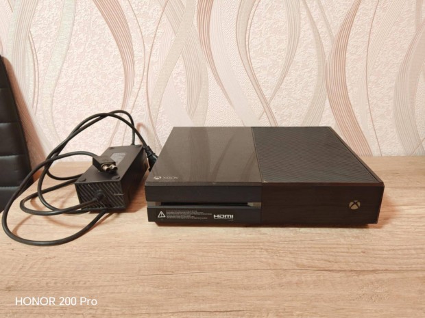 Microsoft Xbox One 500GB konzol + tlt tpegysg, olcsn elad!