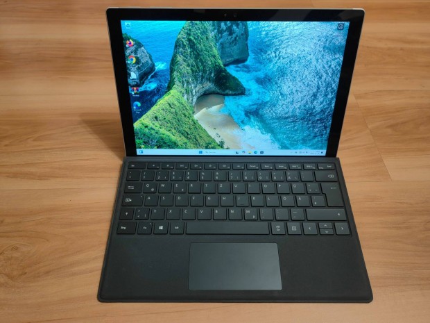 Microsoft surface Pro 4 i5 6300u, 12,3" rintkijelz, 8gb ram, 256gb