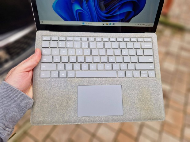 Microsot surface 2 laptop