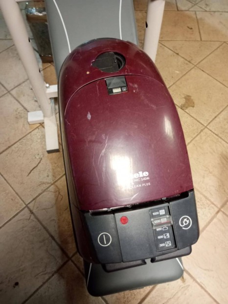 Miele S424i porzskos porszv!