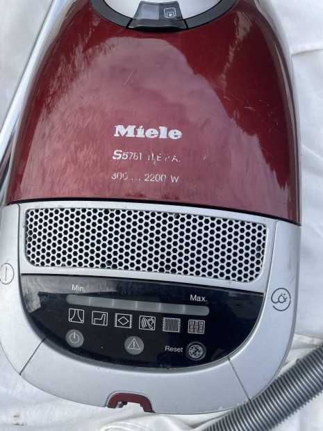 Miele S5761 