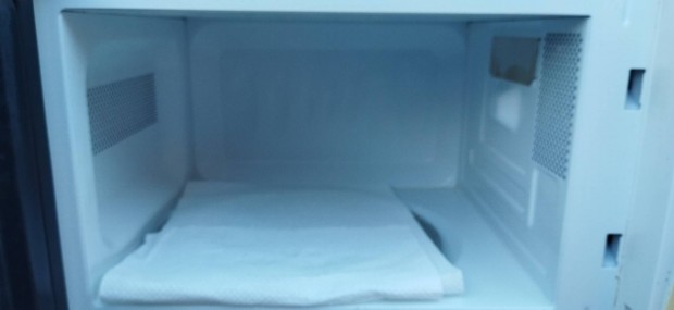 Mikrohullámú sütő Zanussi J21M