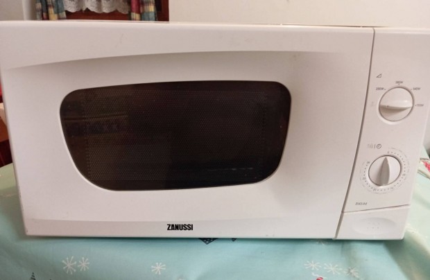 Mikrohullámú sütő. Zanussi