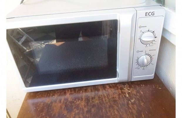 Mikrohullámú sütő, grilles, olcsón eladó forgótányér nélkül