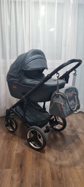 Mikrus Comodo Eco babakocsi újszerű állapotban 110.000FT