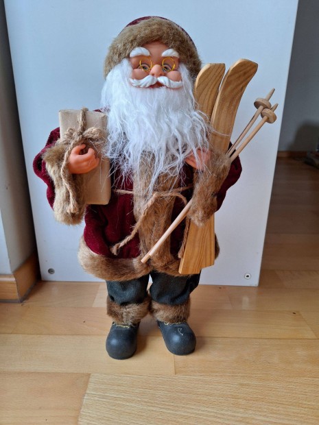 Mikuls figura ajndkokkal, slccel (38 cm)