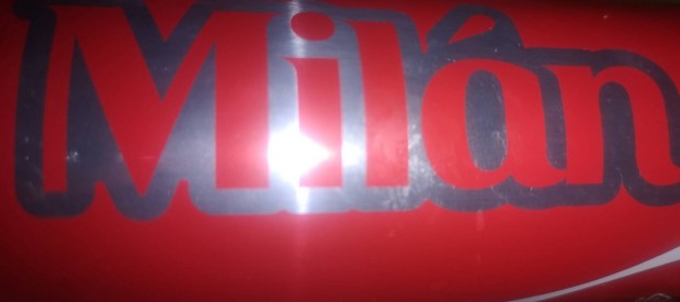 Milán nevre szóló Coca Cola flakon kulacs alumínium doboz