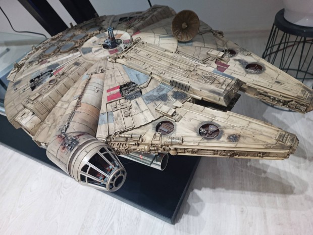 Millenium Falcon 88cm