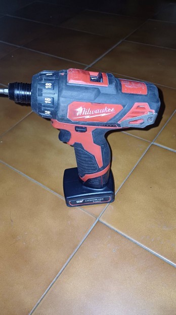 Milwaukee 12V fr-csavarozo elad 