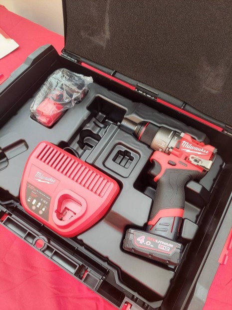 Milwaukee M12 tvefr-csavaroz