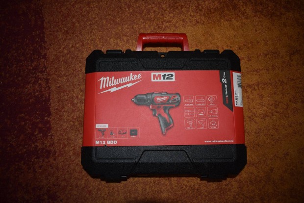 Milwaukee M12 akkus csavaroz