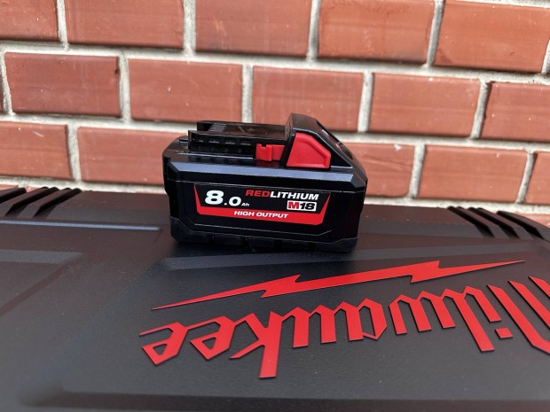 Milwaukee M18 8Ah High Output HB8 akkumultor 