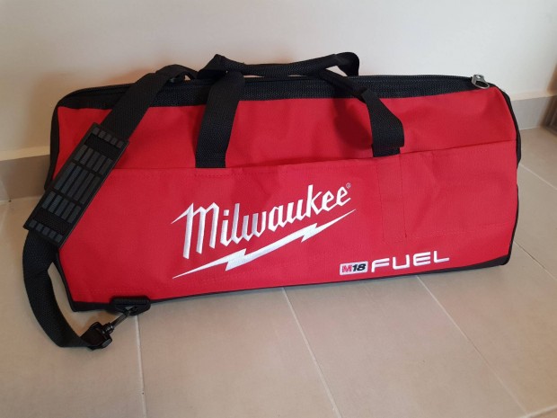 Milwaukee M18 Fuel vllra akaszts szerszmtska szerszmos tska