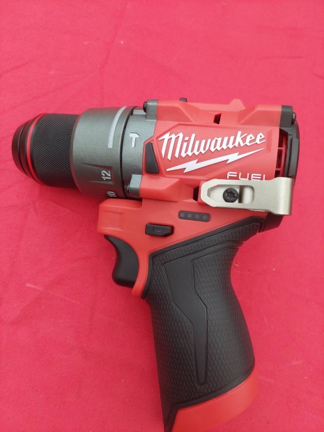 Milwaukee m12 fdp2 behajt