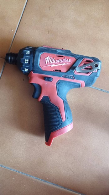 Milwaukee tvecsavarozo 12V 