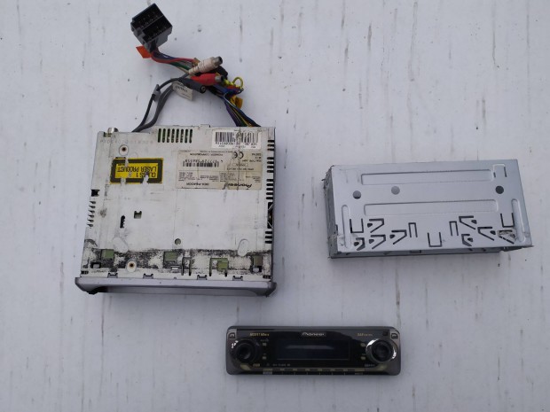 Minden mkdik de Kijelz hibs - Pioneer Deh-P6400R - 50Wx4 csatorna