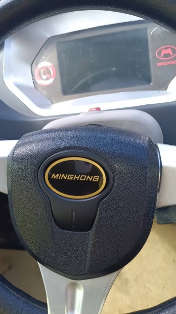 Minghong Elektromos aut 