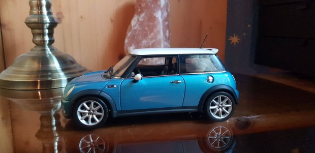 Mini 1:18 Autoart