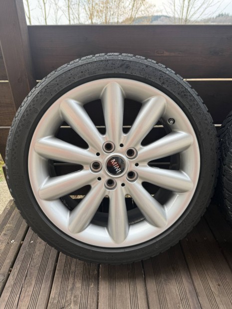 Mini Cooper Alufelni t�li gumival 17' 