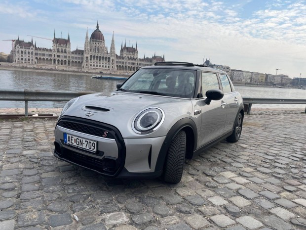 Mini Cooper S még 3,5 év gyári garanciával (olajcsere is)