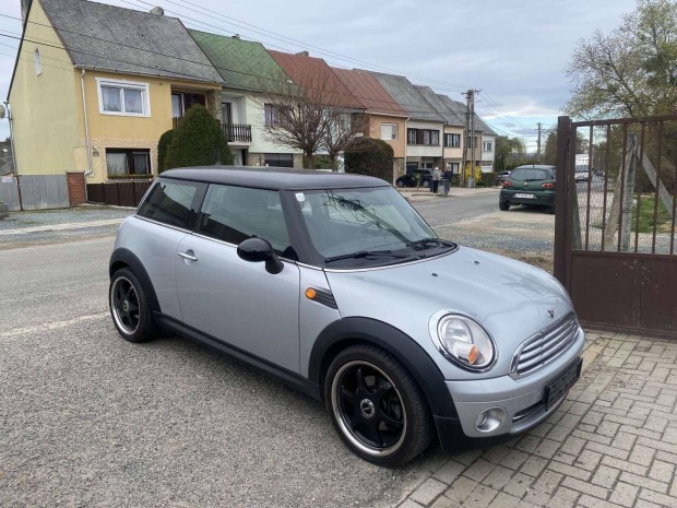 Mini Mini Cooper 1.6 Friss Mszaki