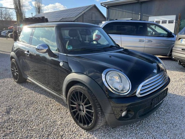 Mini Mini Cooper 1.6 Hlgy tulajdonostl. Feket...