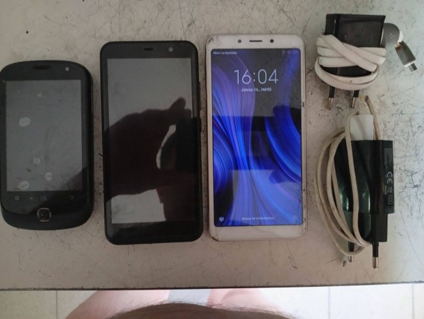Mini Telenor Rossz + Blaupunkt Rossz+Redmi 6 Zrolt+2 Mini Usb 5000 Ft