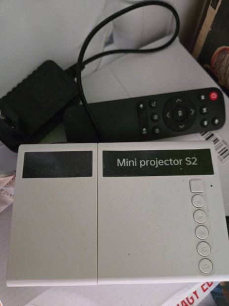Mini projektor S2 HDMI-vel távirányítóval, komplett szett