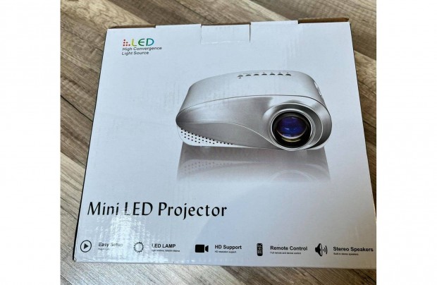 Mini projektor eredeti dobozban