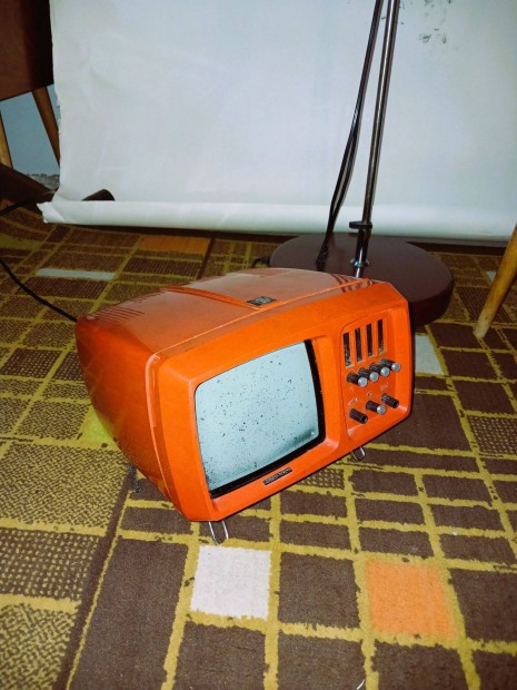 Mini videoton TV rpa-narancs sznben