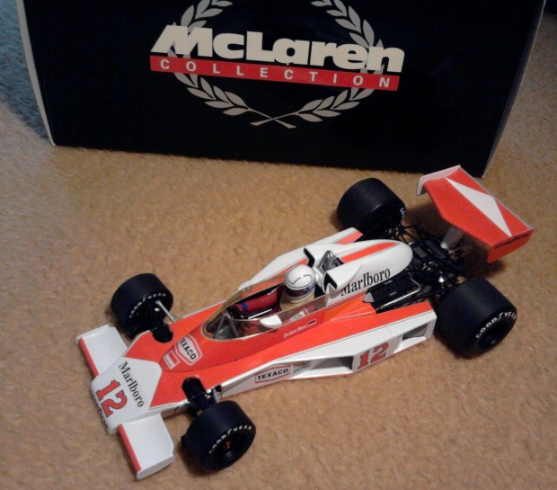 Minichamps Forma-1 Mclaren-Ford M23 Mass 1976 1:18 modell / makett