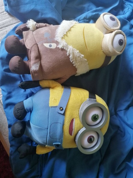 Minionok, 2 darab nagymret, kb. 40 cm-es plss