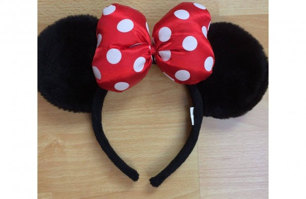 Minnie Mouse Fejdsz piros masnival