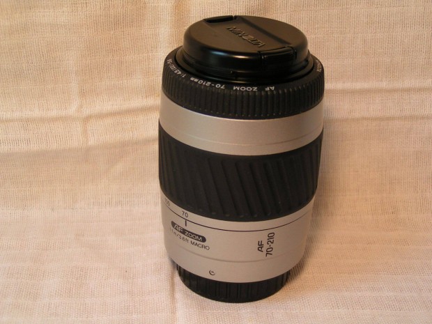 Minolta AF 70 - 210 / 4.5 - 5.6 Sony A bajonet zoom objektív