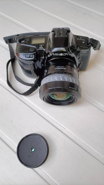 Minolta Maxxum 3xi 35mm SLR Film Camera Zoom xi 28-80mm f/4~5.6