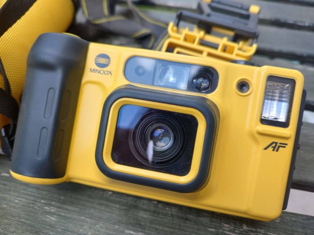 Minolta Weathermatic 35DL búvár-lebegő kétfókusztávú filmmel tesztelve