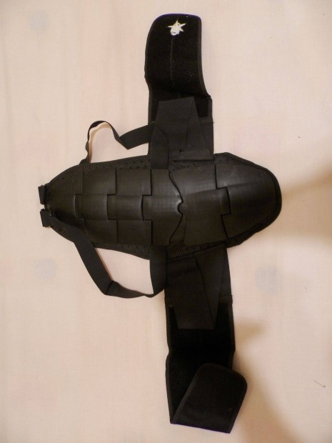 Min�s�gi gerincv�d� elad�